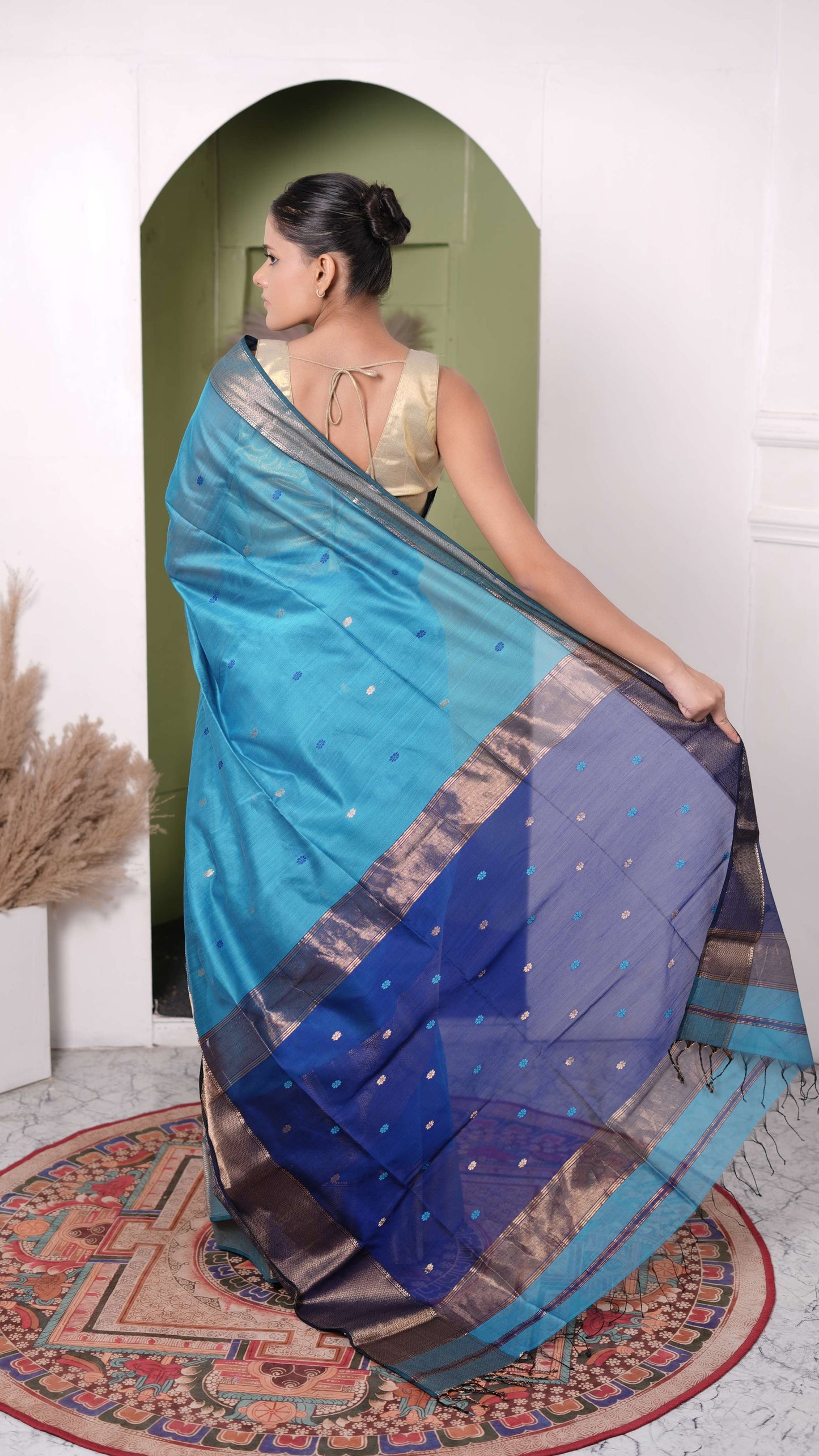 Maheshwar Saree