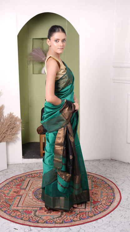 Maheshwar Saree