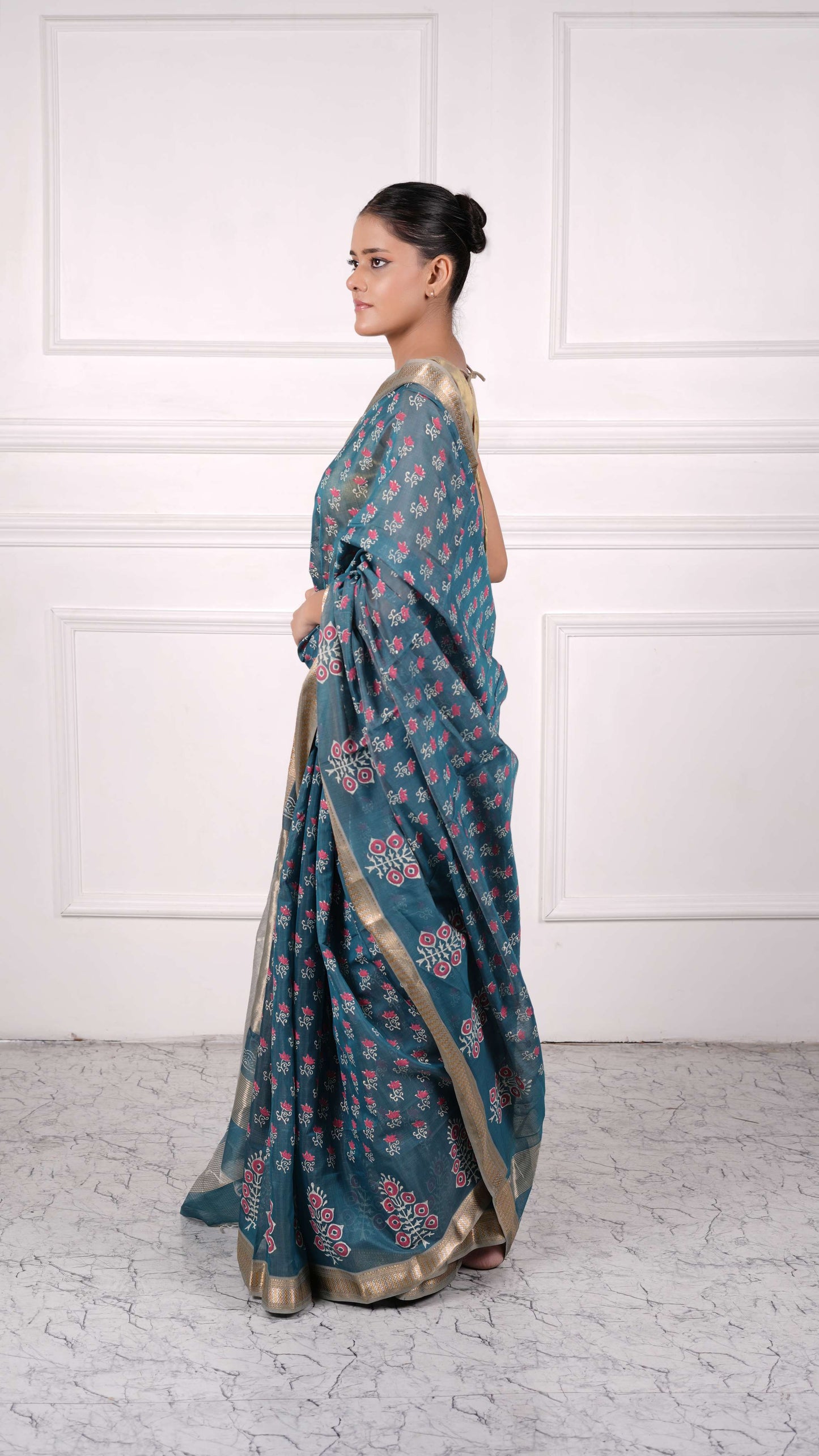Maheshwar Saree