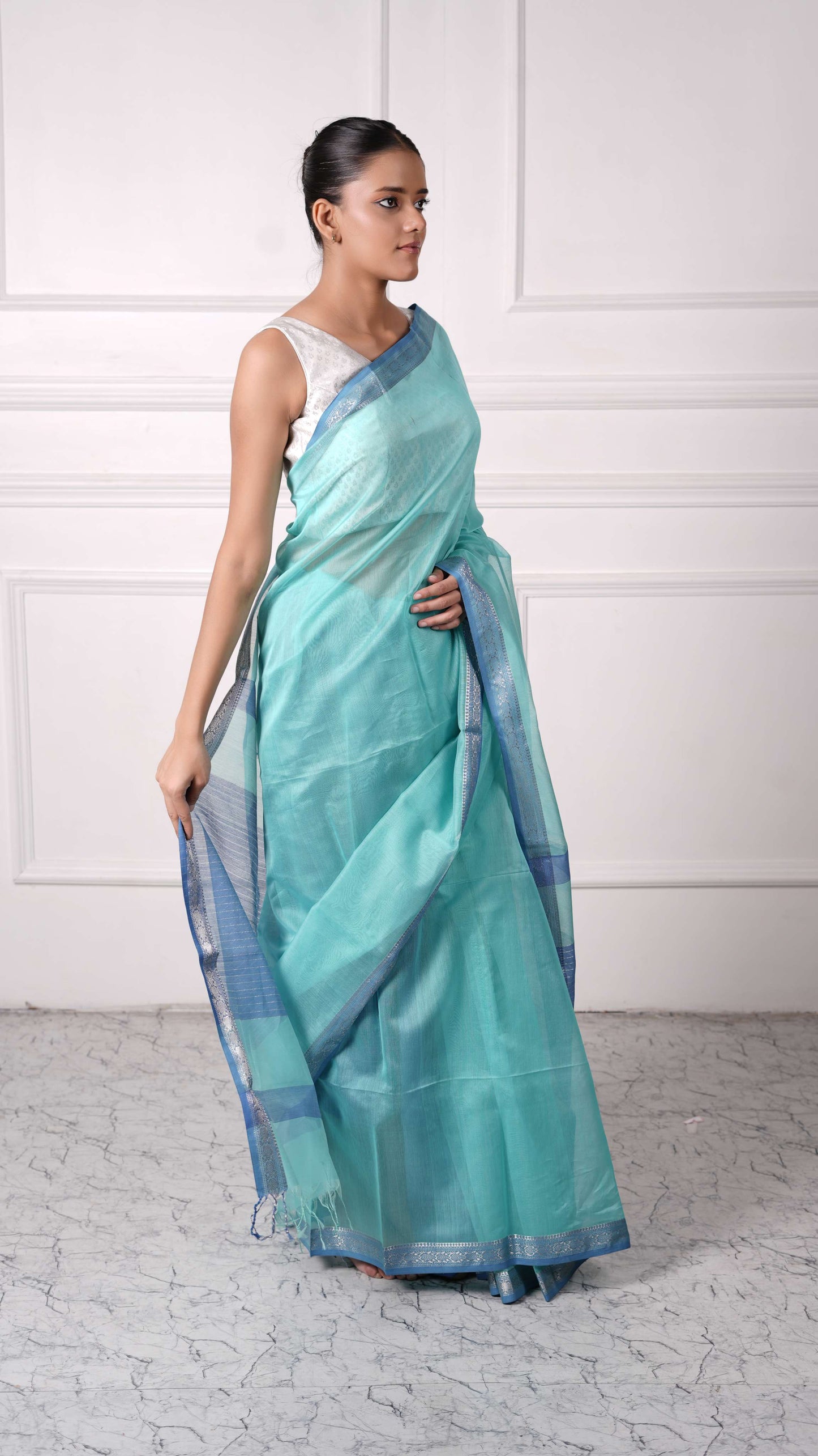 Maheshwar Saree