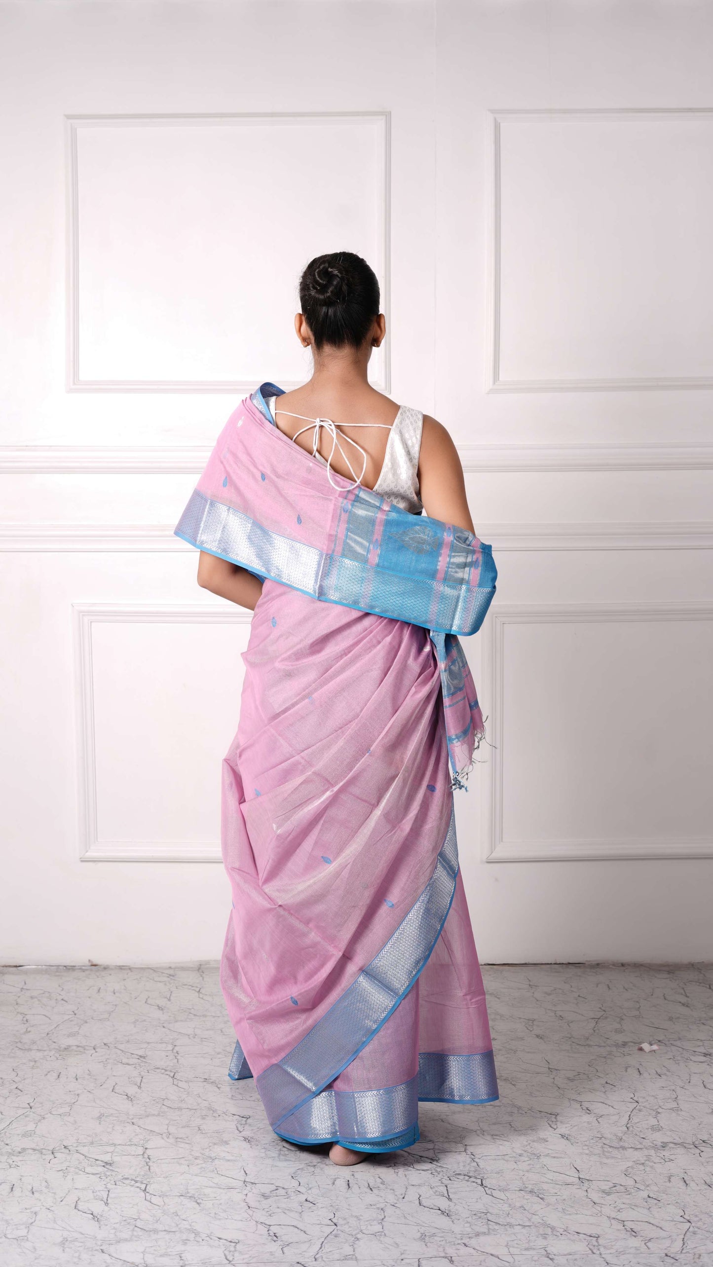 Maheshwar Saree